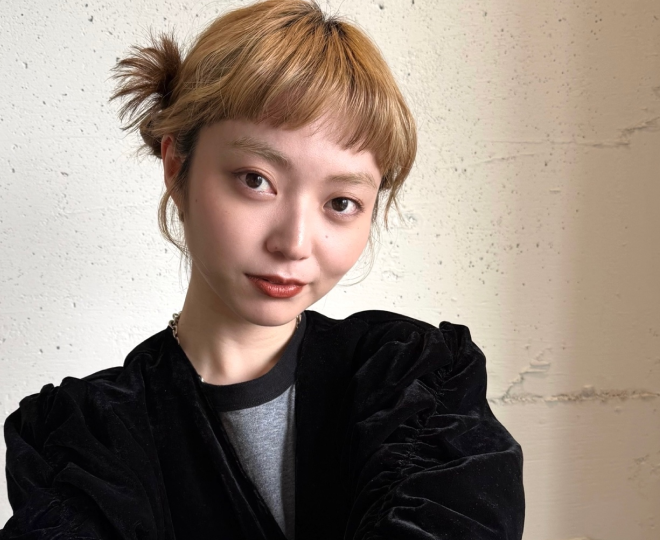 女性