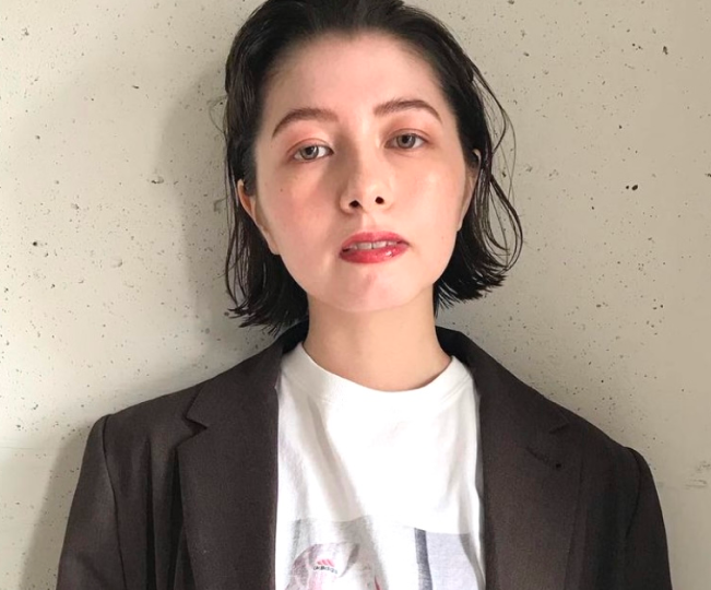 女性